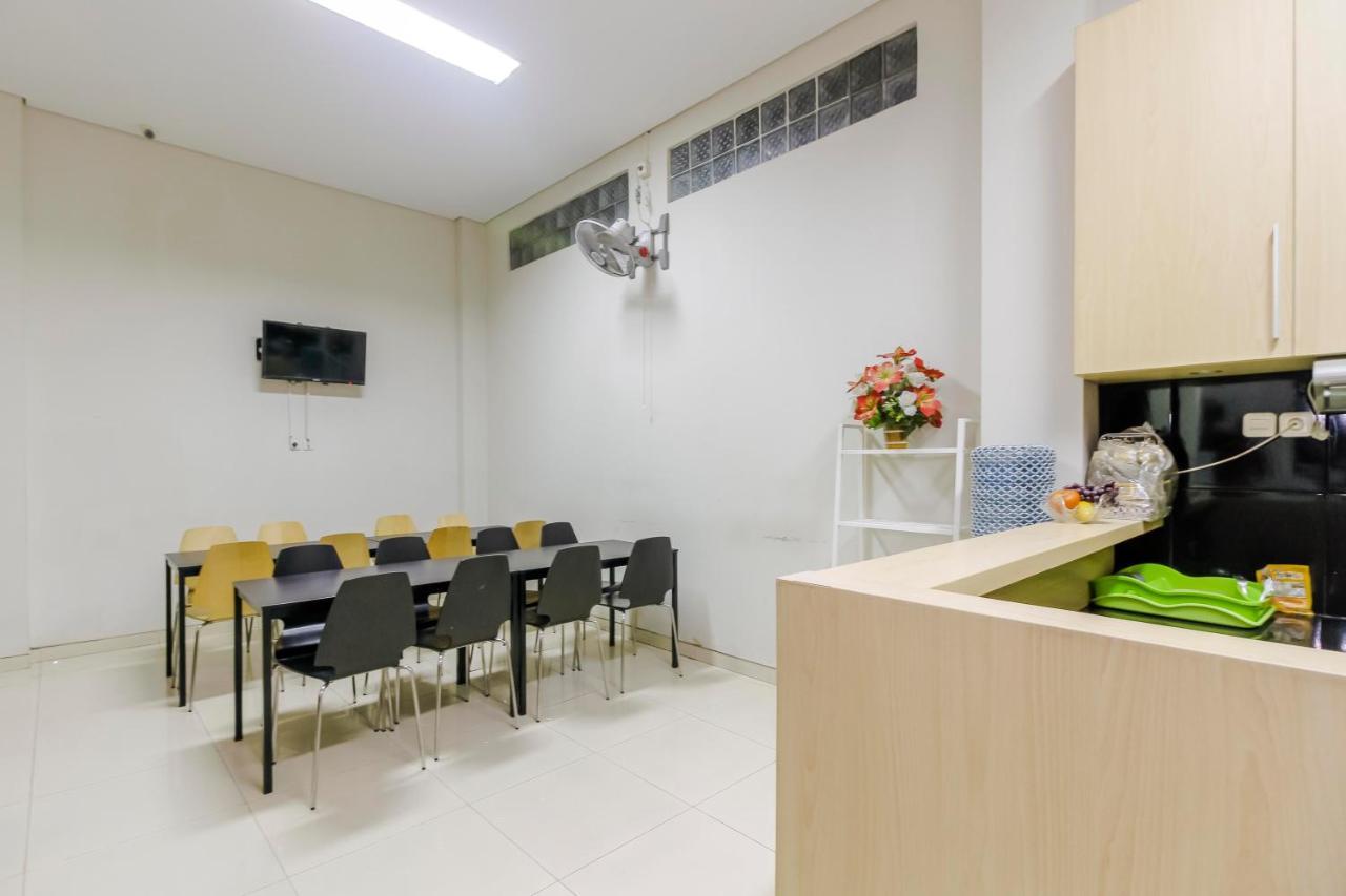 Reddoorz Near Samarinda Central Plaza Экстерьер фото